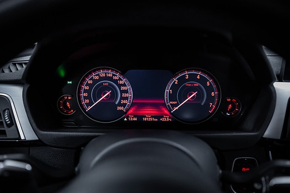 BMW 330i 20 of 27