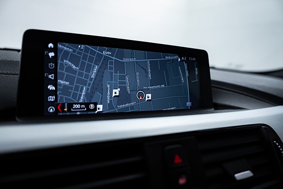 BMW 330i 22 of 27