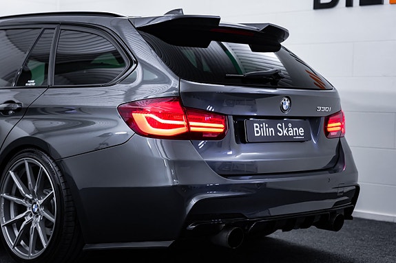 BMW 330i 10 of 27
