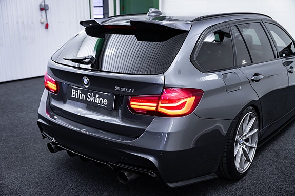 BMW 330i 15 of 27