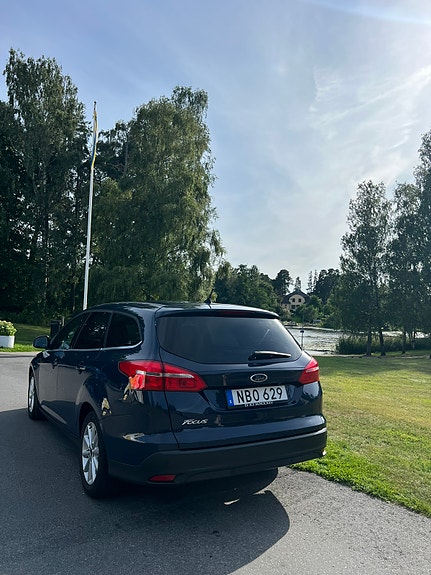 Ford Focus 2 of 5