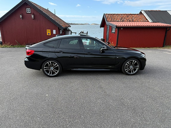 BMW 335d 2 of 18