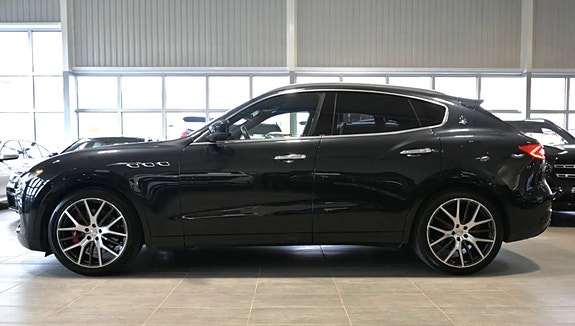 Maserati Levante 2 of 16
