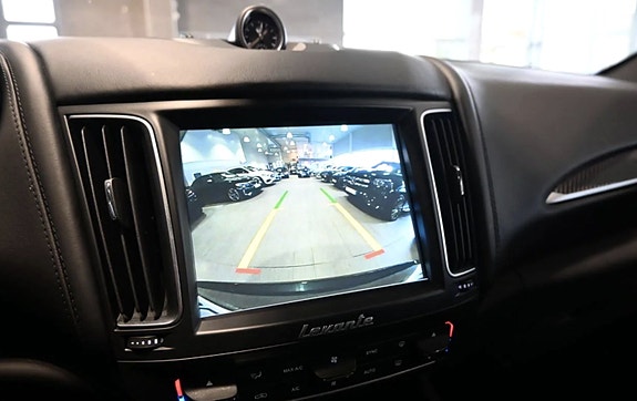 Maserati Levante 5 of 16