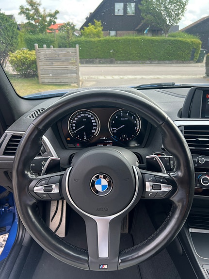 BMW 120i 5 of 8