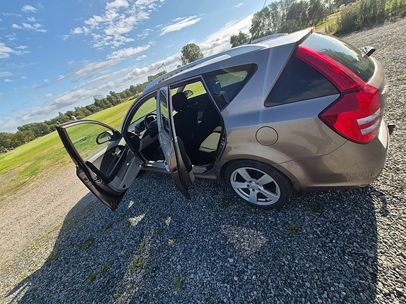 Kia Ceed 3 of 11
