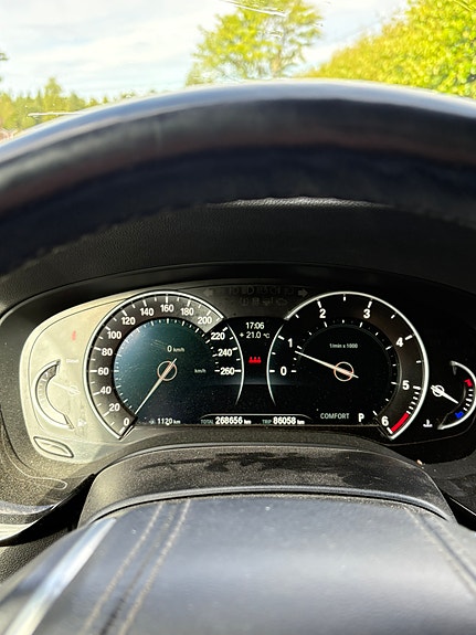 BMW 520d 5 of 7