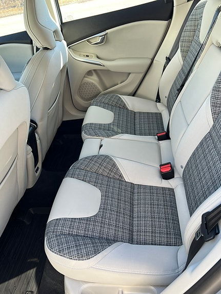 Volvo V40 20 of 28
