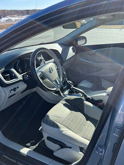 Volvo V40 15 of 28