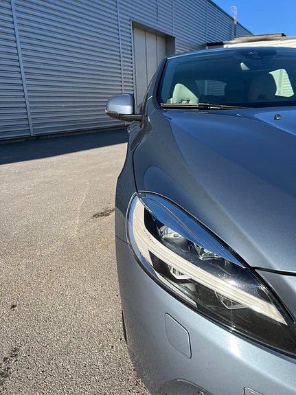 Volvo V40 9 of 28