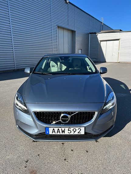 Volvo V40 6 of 28