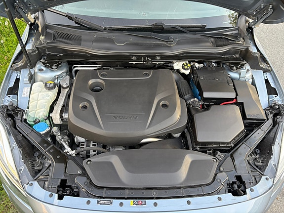 Volvo V40 7 of 28