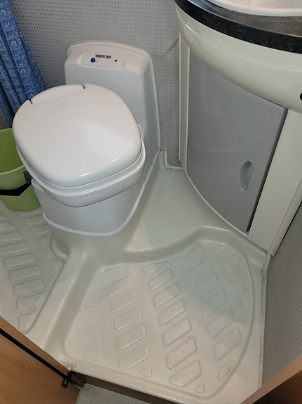 Chausson Ford CHAUSSON FLASH 03 Alkov 7 of 15