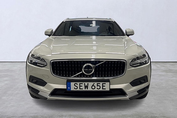 Volvo V90 Cross Country 7 of 23