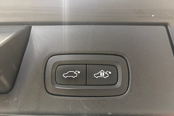 Volvo V90 Cross Country 18 of 23