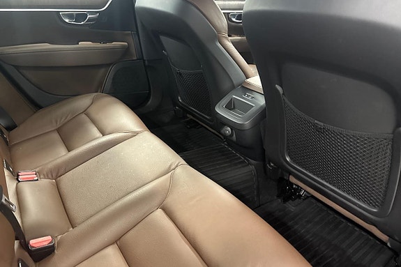 Volvo V90 Cross Country 11 of 23
