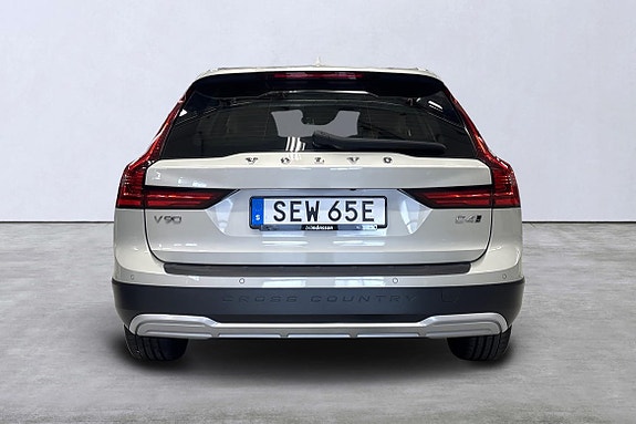 Volvo V90 Cross Country 5 of 23