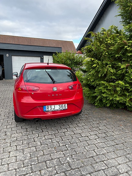 Seat Leon 2 of 8