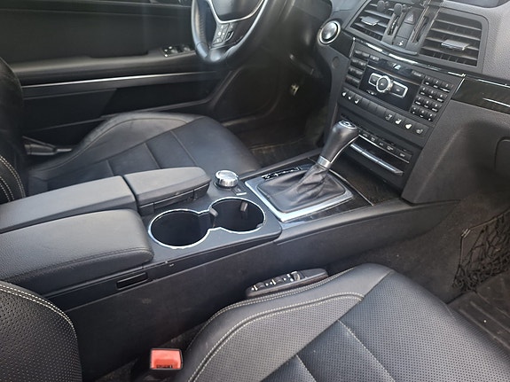 Mercedes-Benz E350 11 of 23