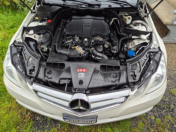 Mercedes-Benz E350 21 of 23