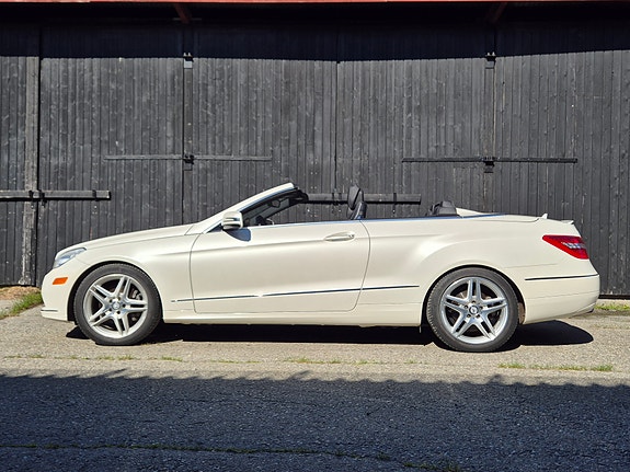 Mercedes-Benz E350 2 of 23