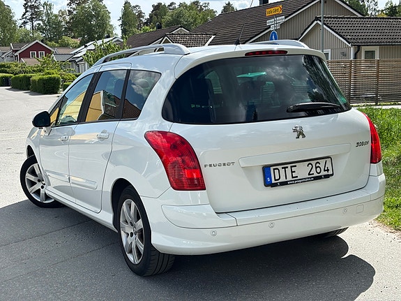 Peugeot 308 SW 4 of 4