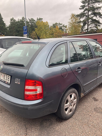 Skoda Fabia 2 of 4