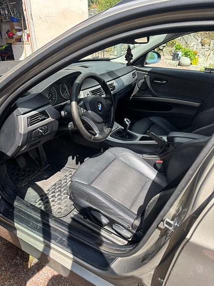 BMW 320d 5 of 7