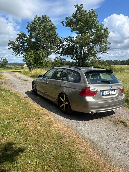 BMW 320d 3 of 7