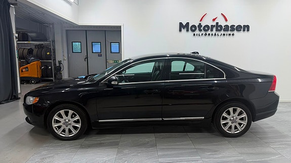Volvo S80 2 of 15