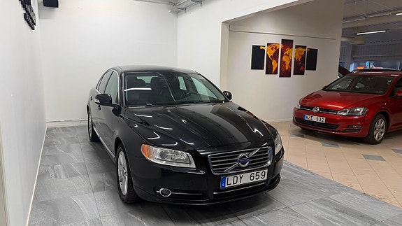 Volvo S80 4 of 15