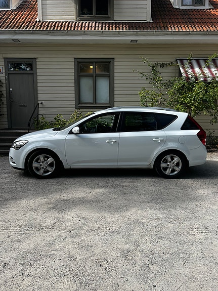 Kia Ceed 2 of 11