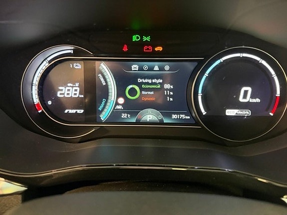 Kia Niro 2 of 13