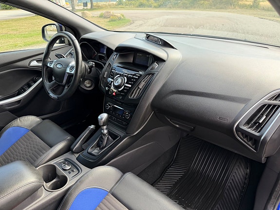 Ford Focus 10 of 14