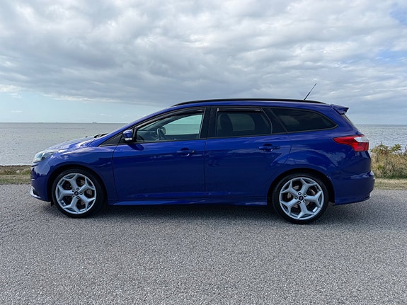 Ford Focus 2 of 14