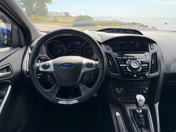 Ford Focus 7 of 14