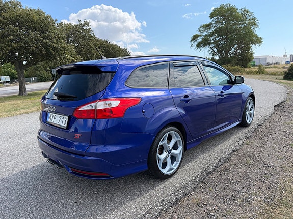 Ford Focus 4 of 14