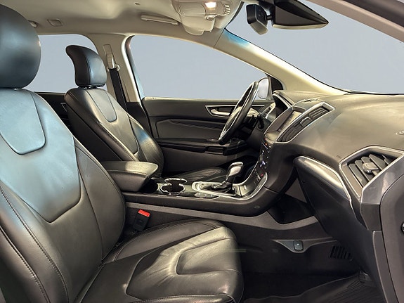Ford Edge 9 of 23