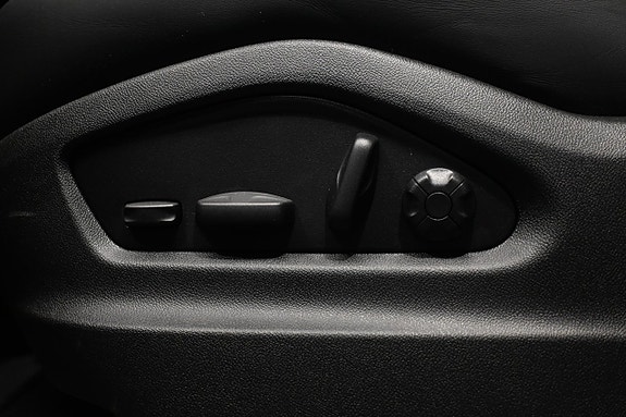 Porsche Cayenne 24 of 28