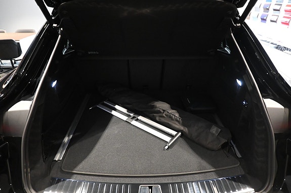 Porsche Cayenne 10 of 28