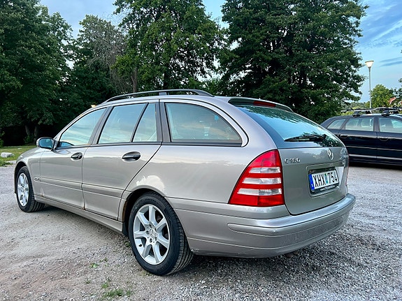 Mercedes-Benz C180 3 of 9