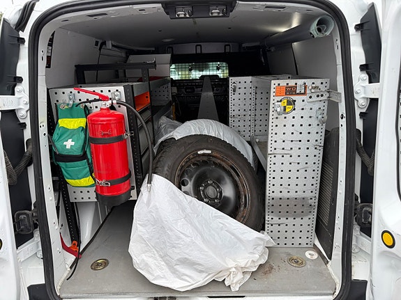 Ford Transit Connect 9 of 13