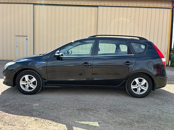 Hyundai i30 2 of 12