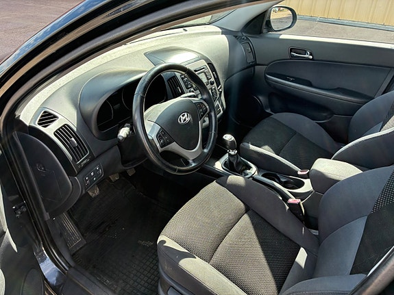 Hyundai i30 8 of 12