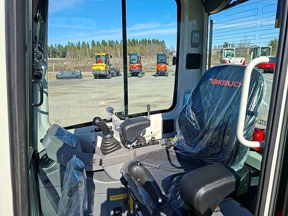 Takeuchi TB320 3 of 6