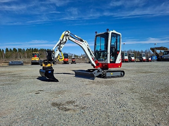 Takeuchi TB320 6 of 6