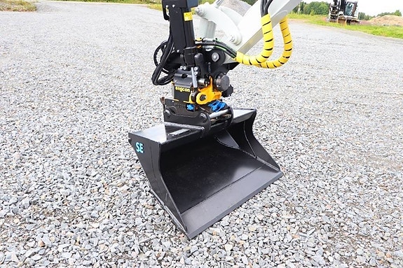 Takeuchi TB325R 3 of 11