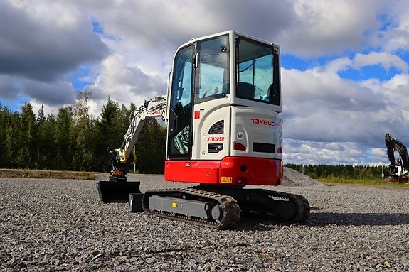 Takeuchi TB325R 4 of 11