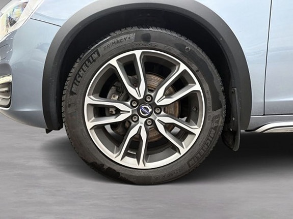Volvo V60 Cross Country 9 of 17