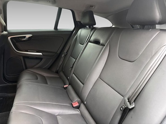Volvo V60 Cross Country 12 of 17